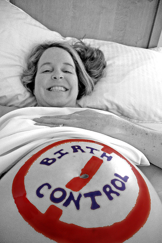 Pregnant! (via <a href="http://farm1.static.flickr.com/153/431632034_9254d854db.jpg">treyevan</a>)